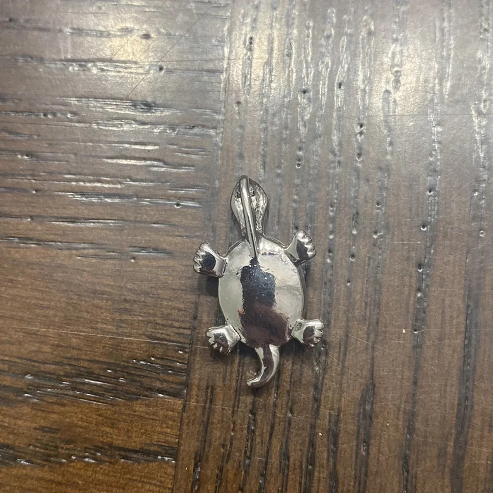 Turtle Pendant - Picture 3 of 3
